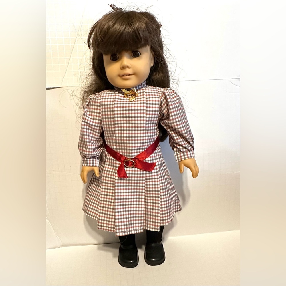 American Girl/Pleasant Company 'Samantha' Doll in 'Meet Samantha' Dress & Hat - Picture 2 of 7